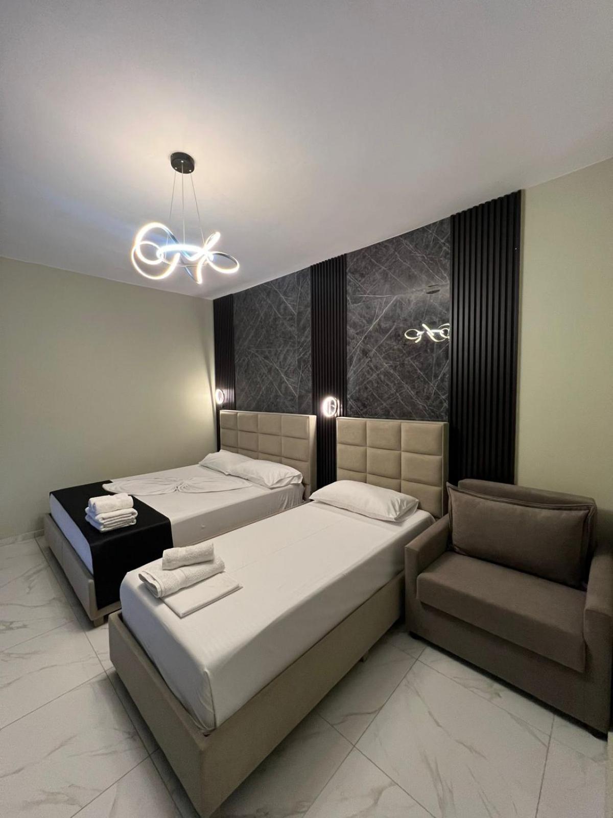 Wg Hotel 卡萨米尔 外观 照片